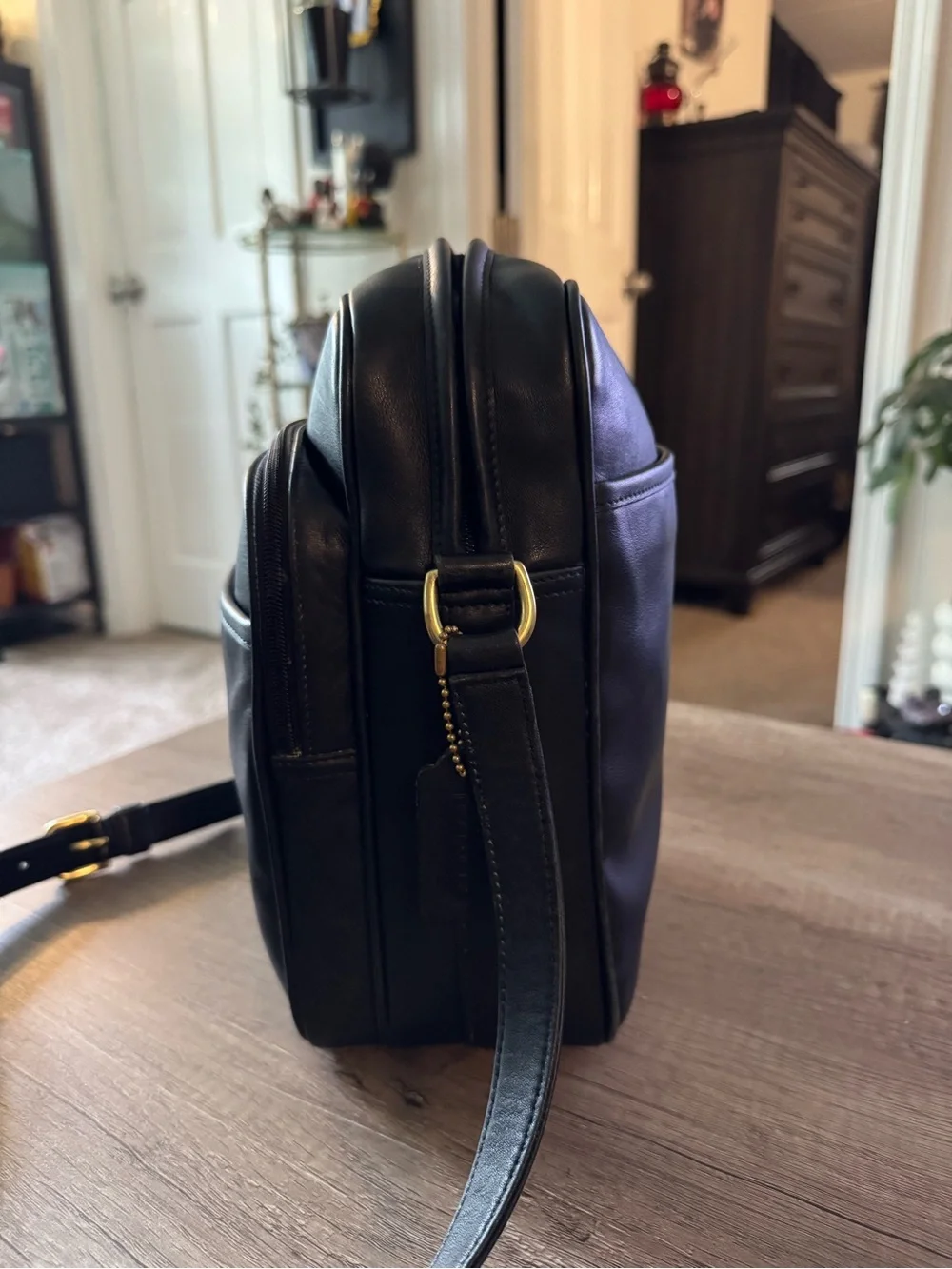 VINTAGE INTERNATIONAL TRAVEL BAG No. 511  1998